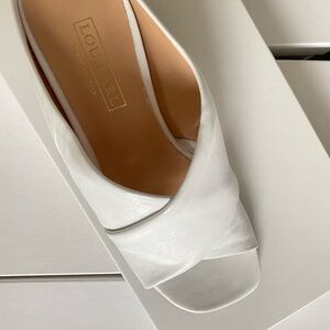 Open toe slide heels in white leather by LOU.EARL shoes